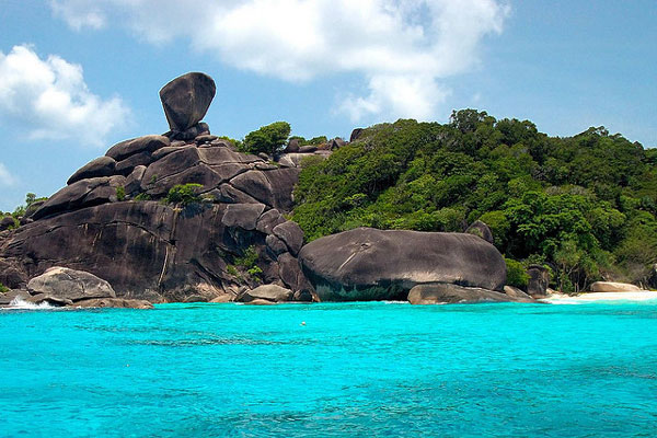 Wyspy Similan: nurkowanie, rafy i sezon z Phuket