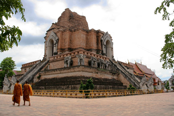 Wat Chedi Luang w Chiang Mai: chedi, Lanna i filar miasta